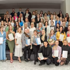 PILDIGALERII | aktiivsed ja edumeelsed kõrgkooli ja gümnaasiumide õppurid pidulikul rektori vastuvõtul